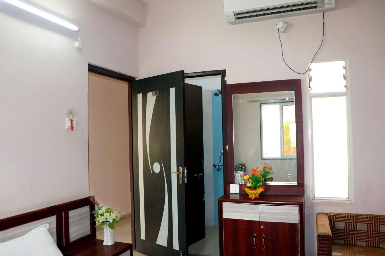 拉吉宫酒店 Maheshwar 外观 照片